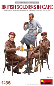 Miniart 1/35 British Soldiers in Cafe # 35392